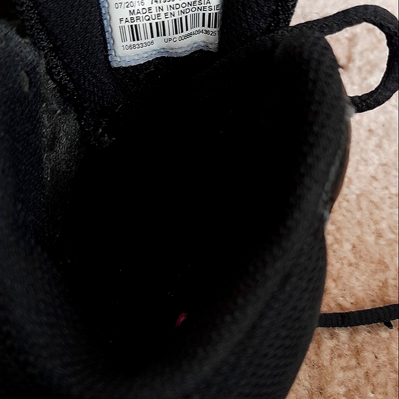 Kids Nike basketball shoes - Picture 3 of 3
